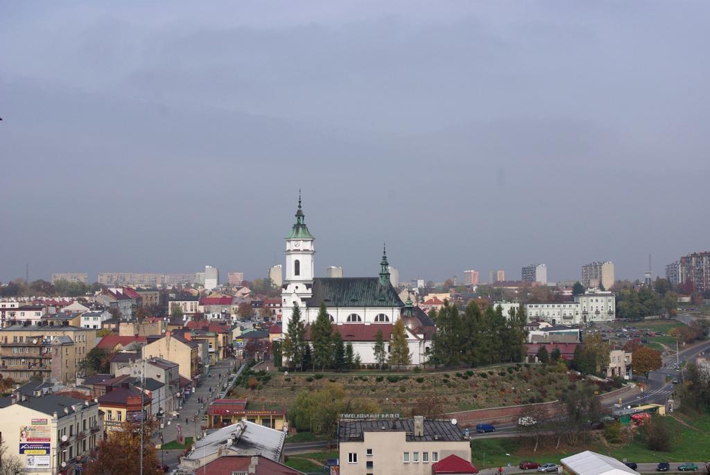 Hotel Accademia Ostrowiec Swietokrzyski Exterior photo